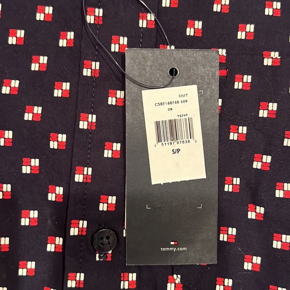 Tommy Hilfiger Boys Button Down Shirt Size 6/7 NWT - Picture 3 of 4